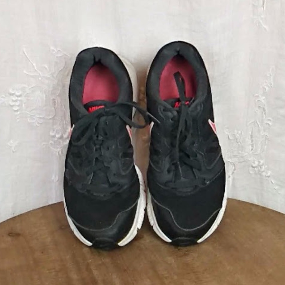EUC Nike Downshifter 6 Women’s Size 7.5